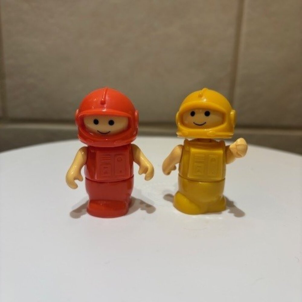 Set of 2 Vintage 1984 Fisher Price Little People Space Station Kit Figures